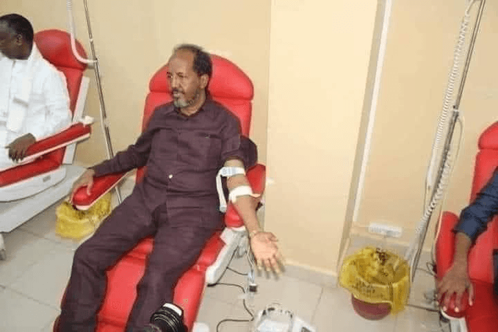 President of Somalia donating blood at SBDV